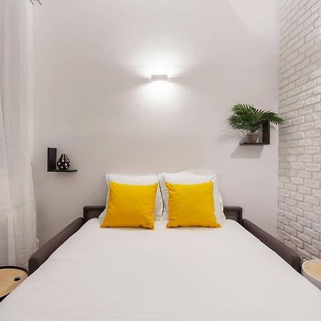 Chic Saint-Germain-Des-Pres Studio For 4 - Prime Location Paris Bagian luar foto