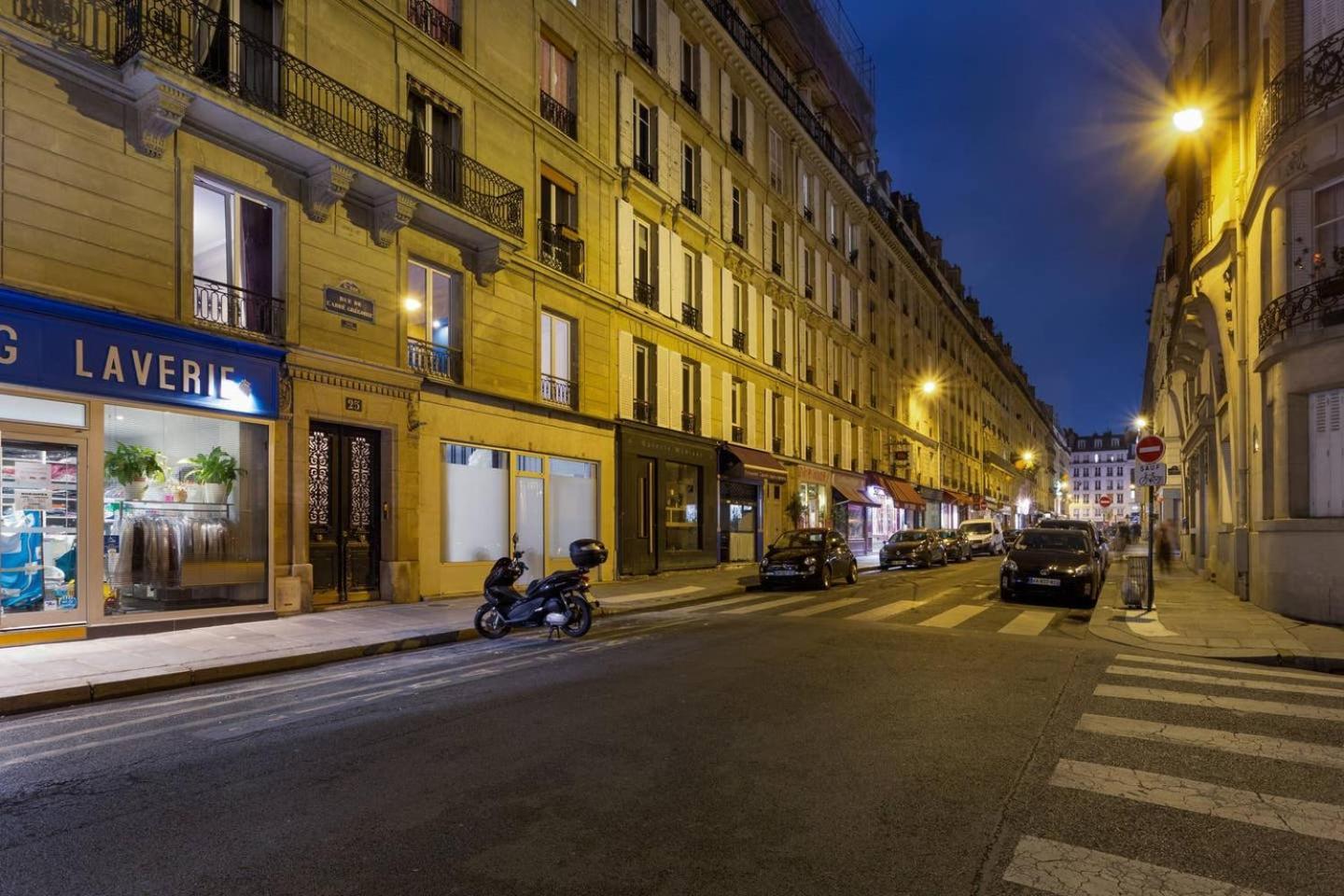 Chic Saint-Germain-Des-Pres Studio For 4 - Prime Location Paris Bagian luar foto